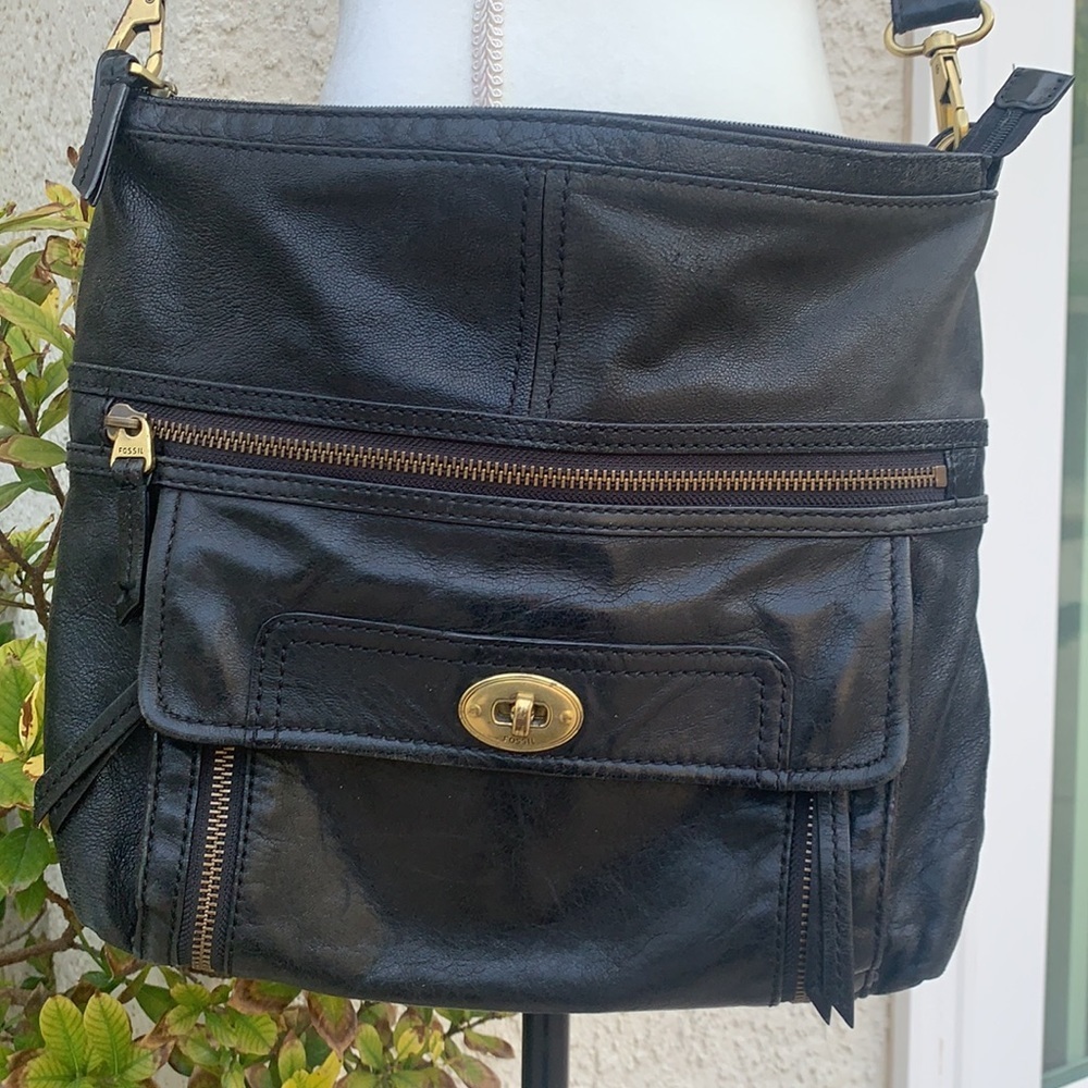 Fossil Large Black Leather Crossbody Purse - Picture 2 of 15